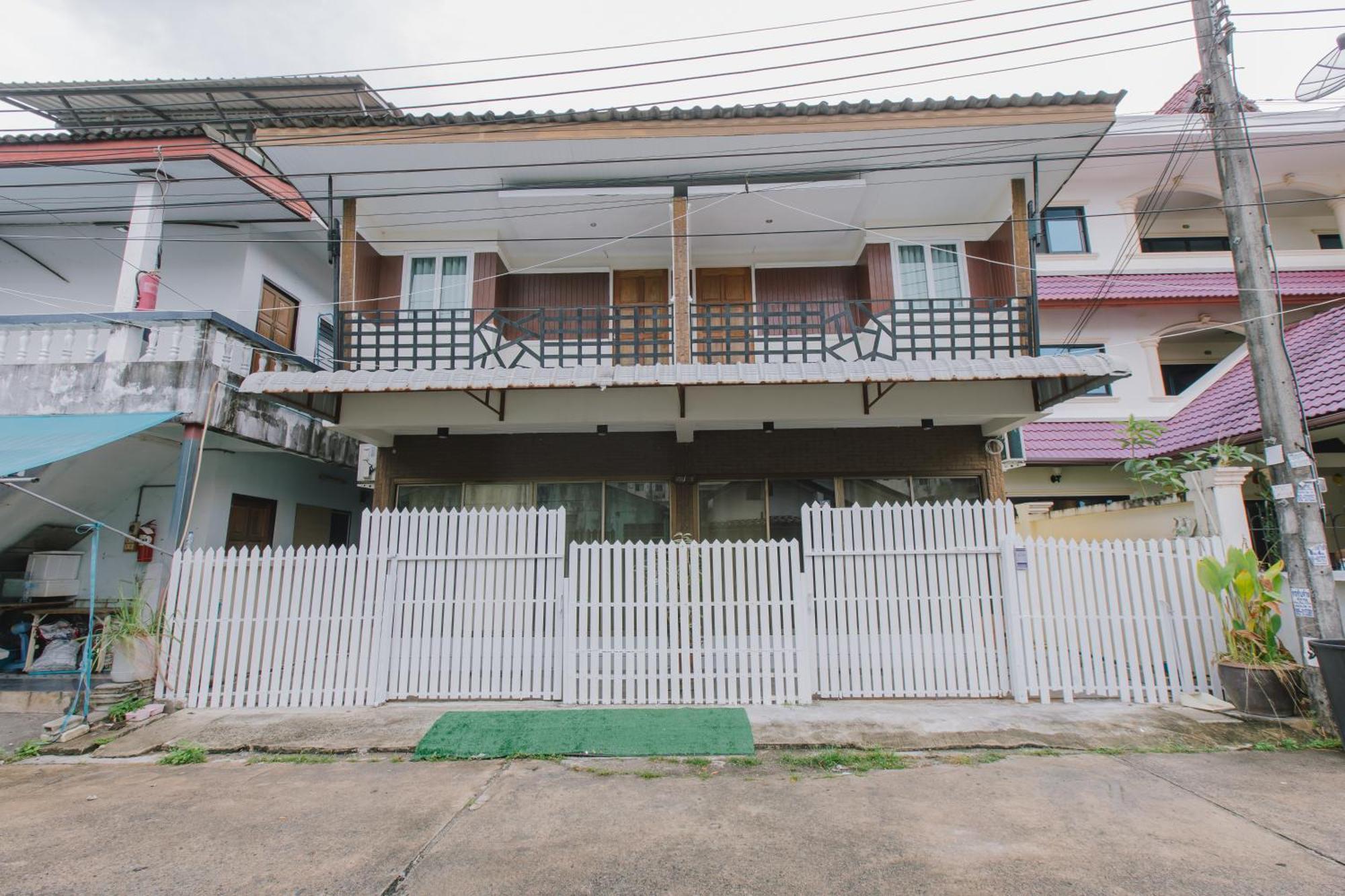 Royal Prince Residence Patong Exteriör bild